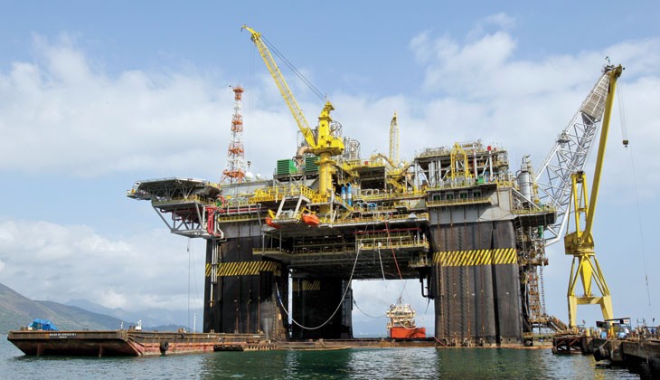 Torre-de-perforacion-en-el-mar---RE-147